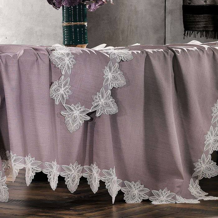 Alessa Table Cloth Lavender