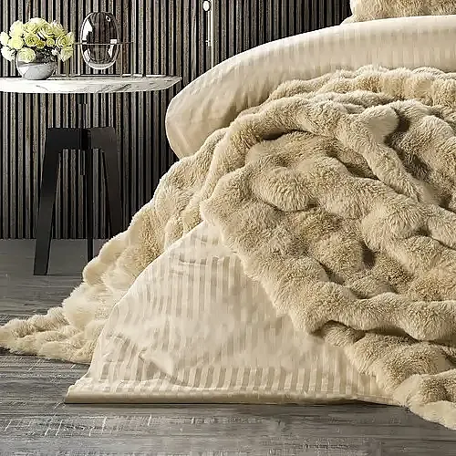 Bonny Kürk Yatak Örtüsü / Vizon - 4