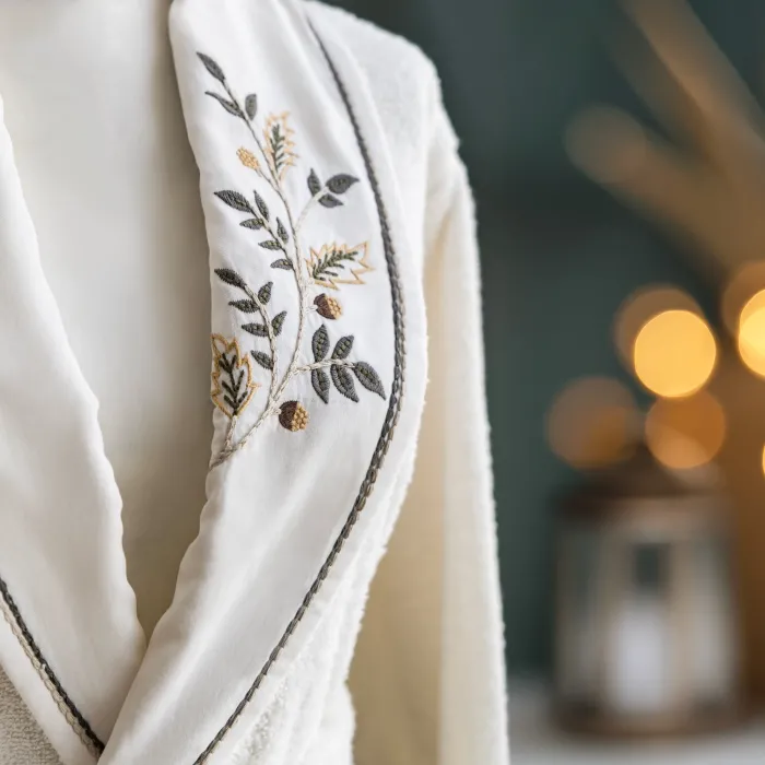 Flame 6 Parça Pamuk Nakışlı Aile Bornoz Seti - 3