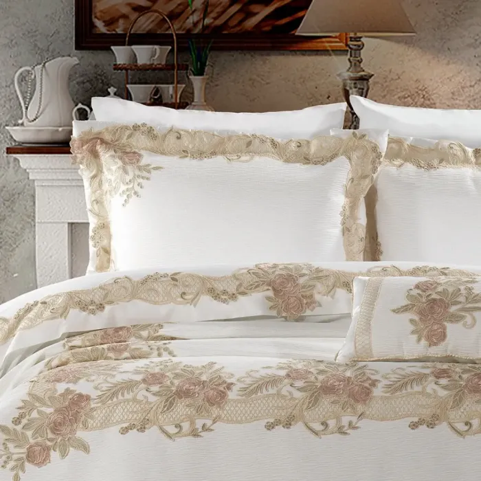 Flora Bedspread Set / Cream - Capp - 4