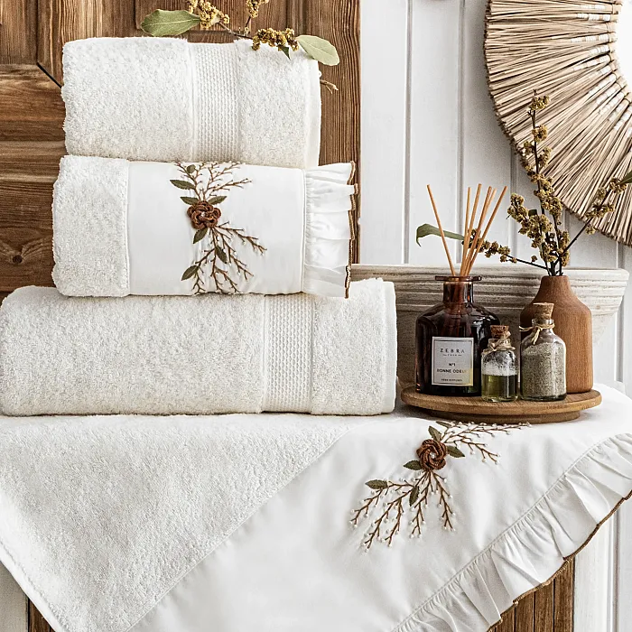 Ladina 6 Parça Pamuk Nakışlı Aile Bornoz Seti - 3