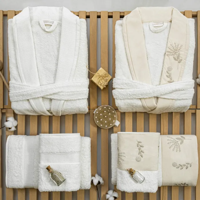 Terre 6 Parça Pamuk Nakışlı Aile Bornoz Seti - 3