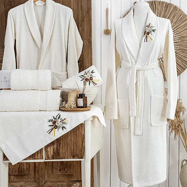 Valeron 6 Parça Pamuk Nakışlı Aile Bornoz Seti